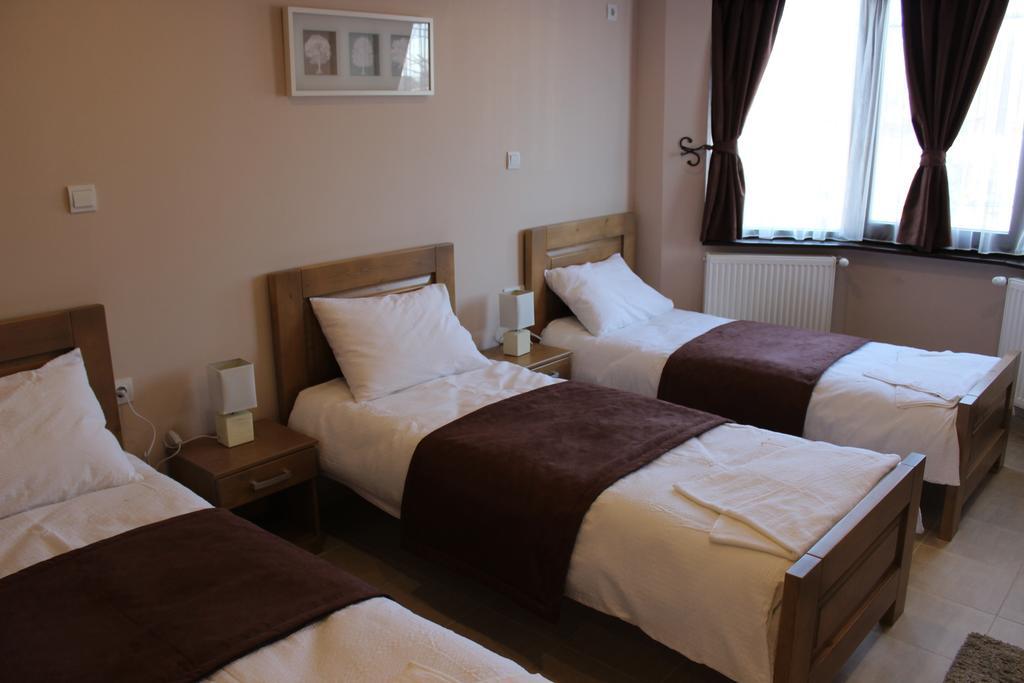 Bed and Breakfast Alice Panzió Gold Kalocsa Habitación foto
