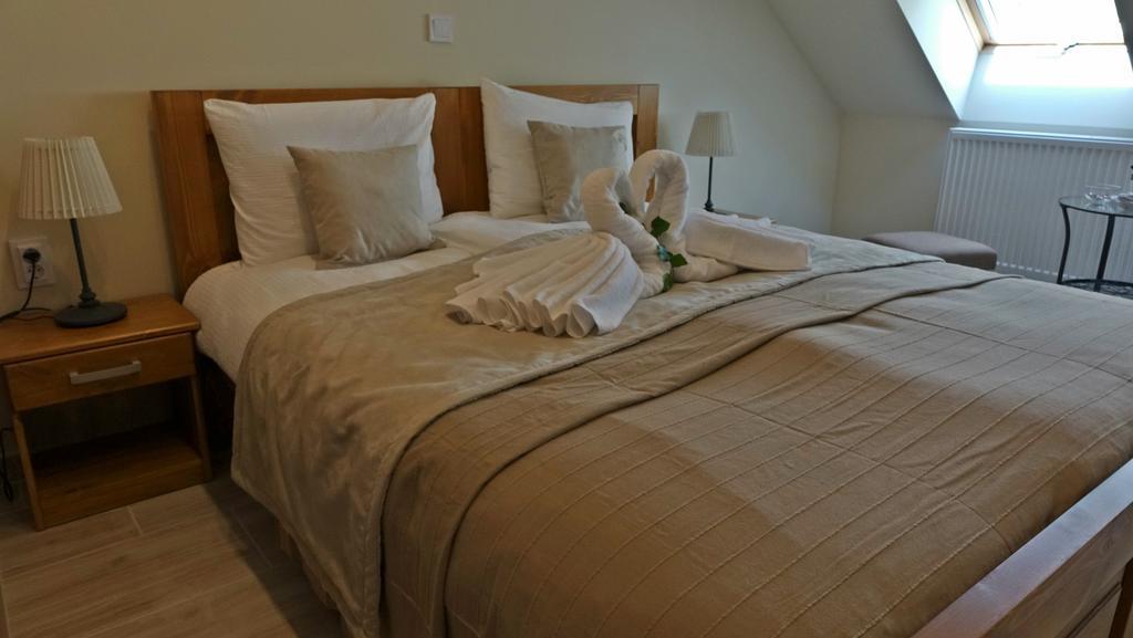Bed and Breakfast Alice Panzió Gold Kalocsa Exterior foto
